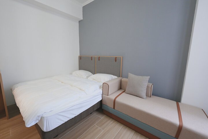 Room 5 of 7