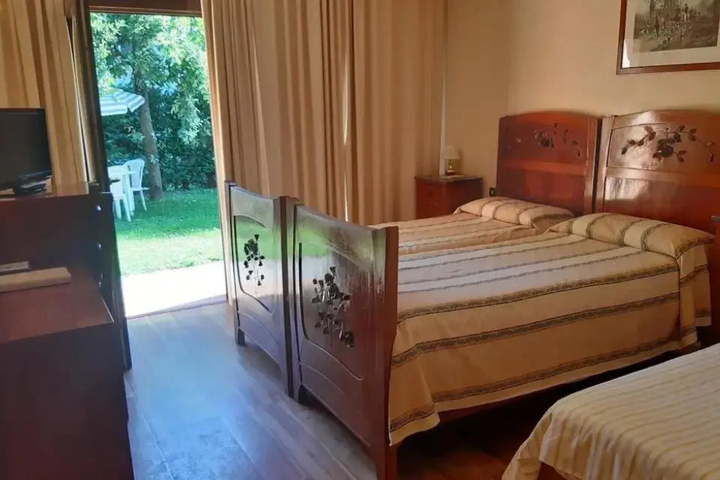 Room 3 of 15