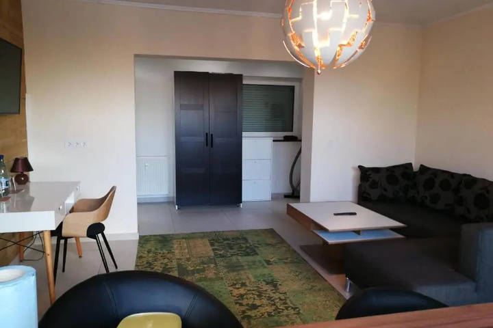 Room 6 of 15