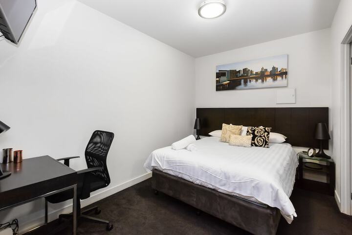 Room 3 of 10