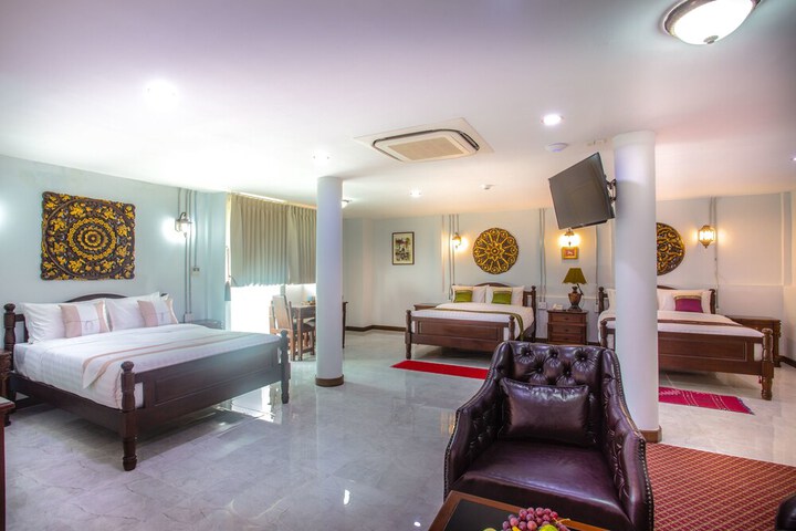 Room 26 of 73