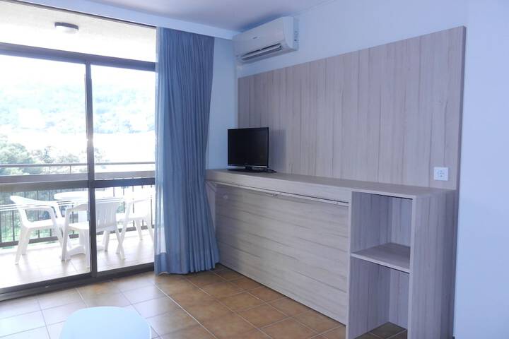 Room 14 of 39