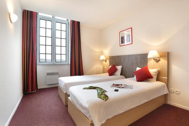 Room 2 of 18
