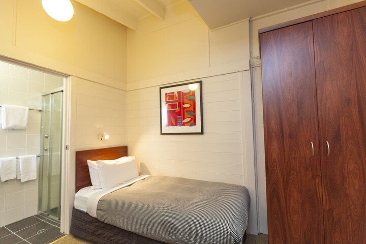 Room 11 of 43