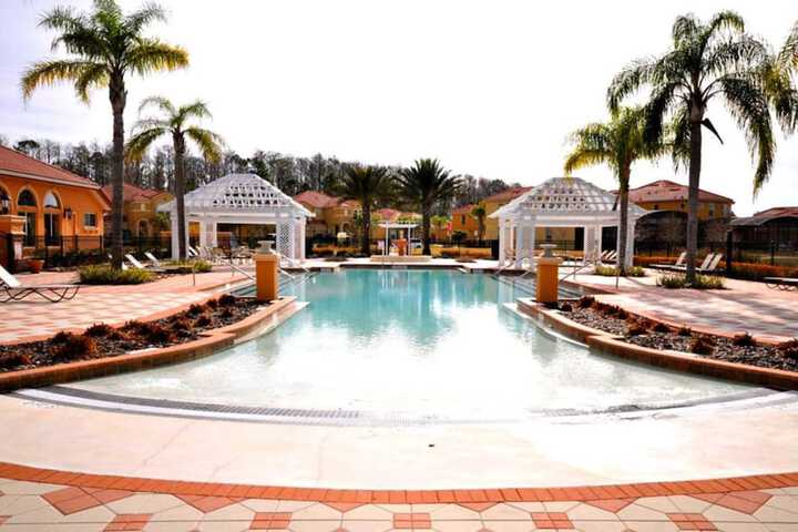 Pool 19 of 28