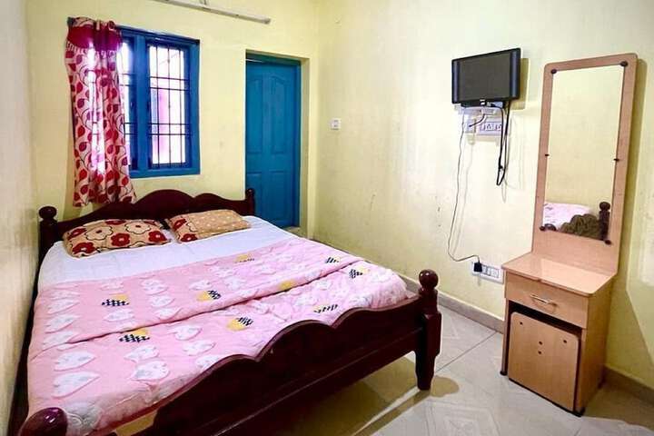 Room 10 of 53
