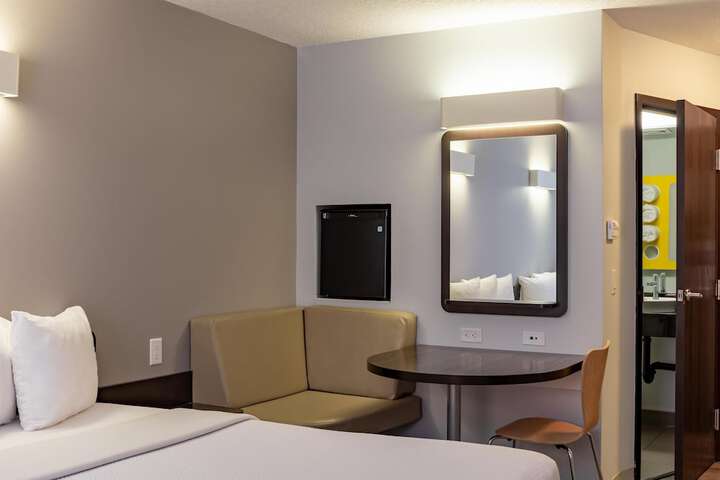 Room 21 of 49