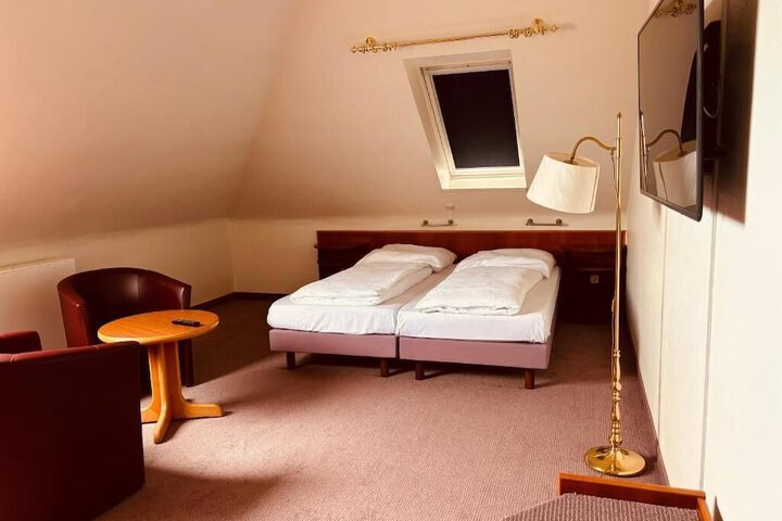 Room 17 of 26