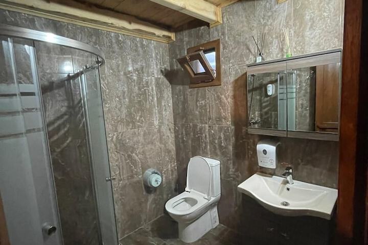 Room 62 of 89