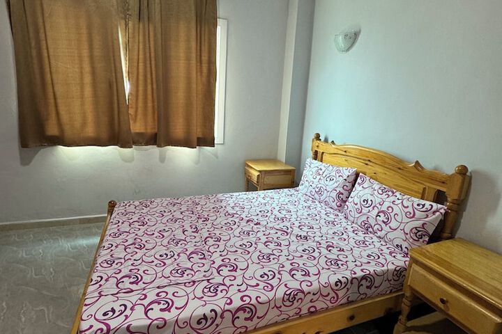 Room 8 of 32