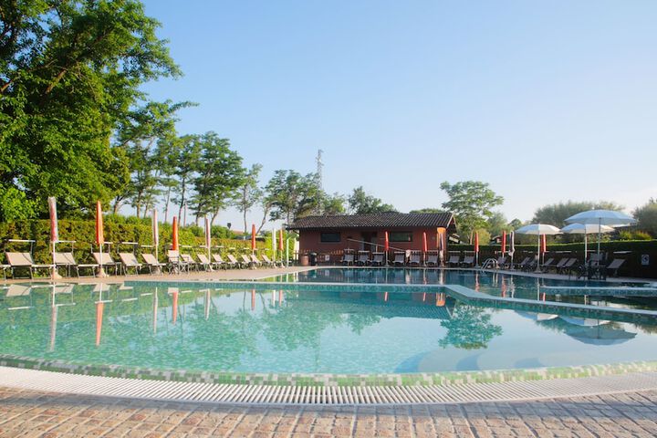 Pool 26 of 32