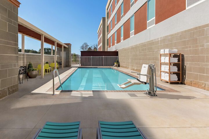 Pool 16 of 28