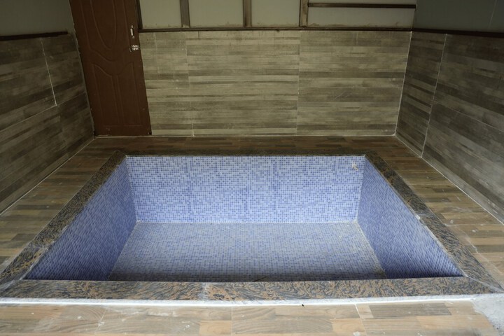 Room 4 of 36