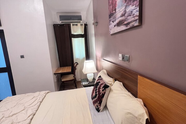 Room 37 of 137