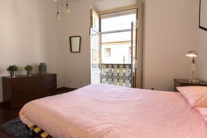 Room 9 of 14