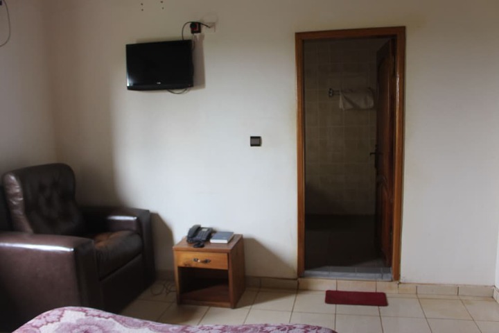 Room 10 of 30