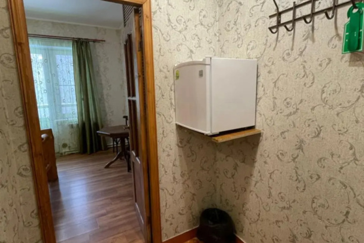 Room 8 of 15