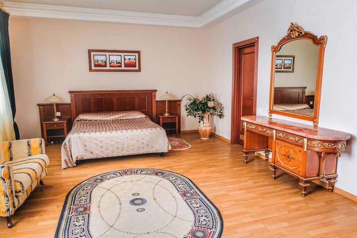 Room 14 of 56
