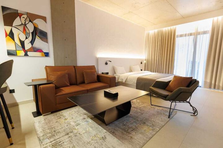 Room 14 of 28