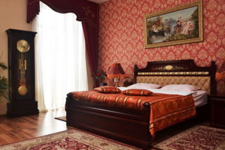 Room 17 of 32