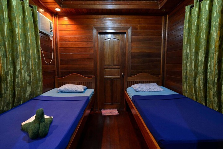 Room 4 of 27