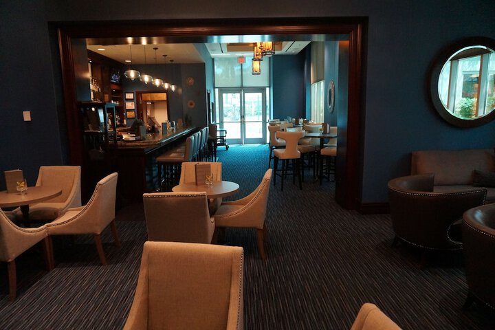 Lounge 55 of 72