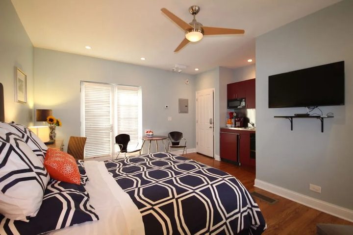 Room 4 of 10