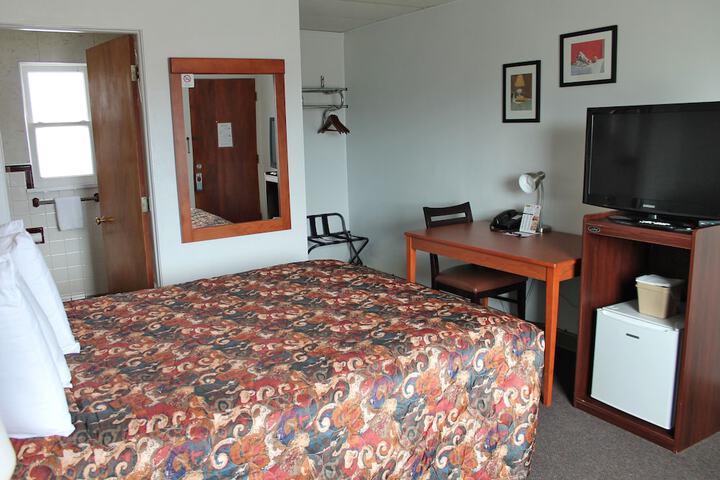 Room 8 of 32