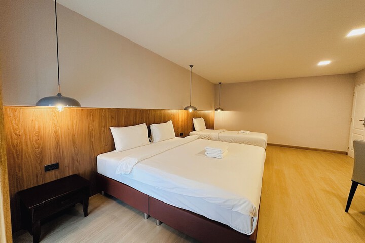 Room 18 of 49
