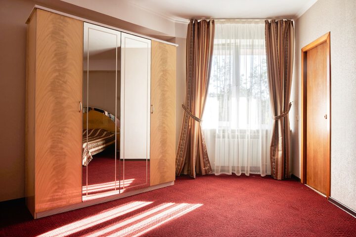 Room 4 of 56