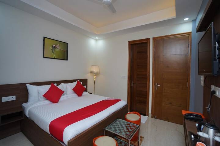 Room 12 of 31