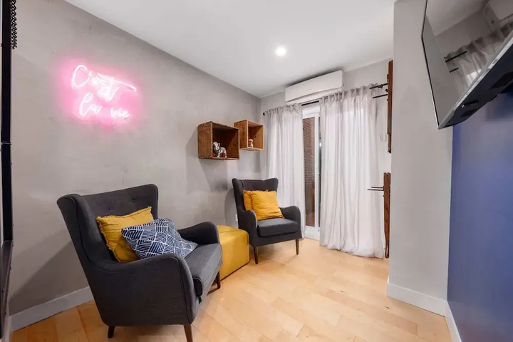 Room 6 of 23