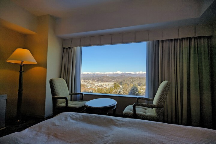 Room 19 of 203