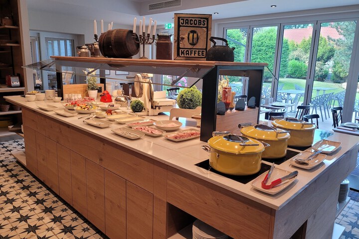 Breakfast/Coffee Service 15 of 23