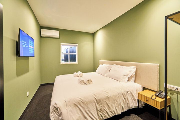 Room 4 of 19