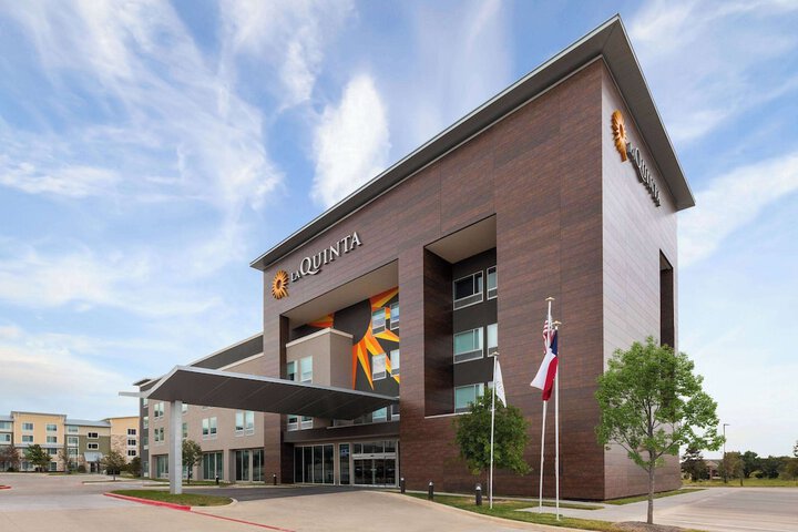 La Quinta Inn &  Suites by Wyndham Austin Parmer / Tech Ridge in Austin, TX