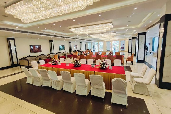 Ballroom/Hall 40 of 54