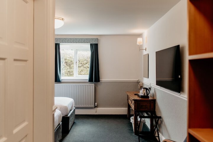 Room 5 of 43