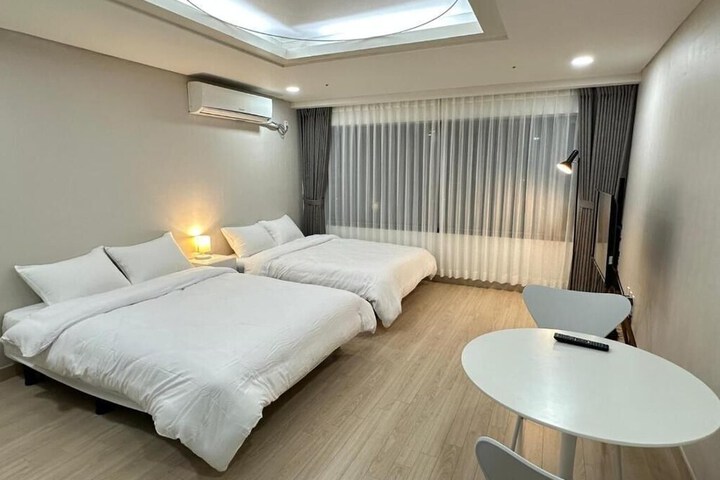 Room 7 of 15