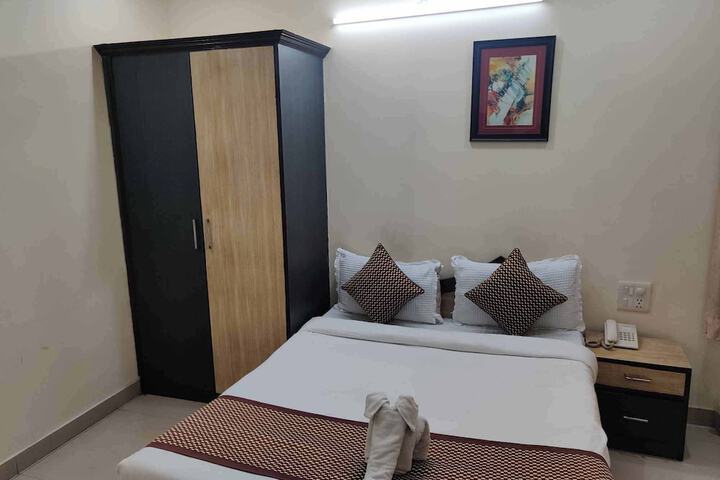 Room 16 of 30