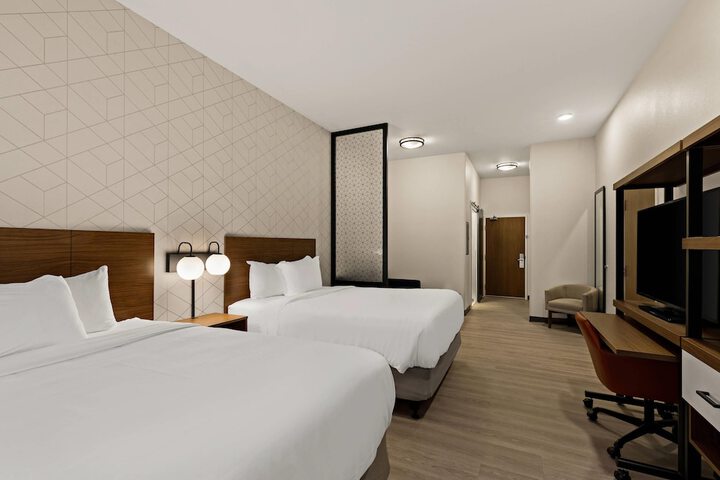 Room 6 of 31