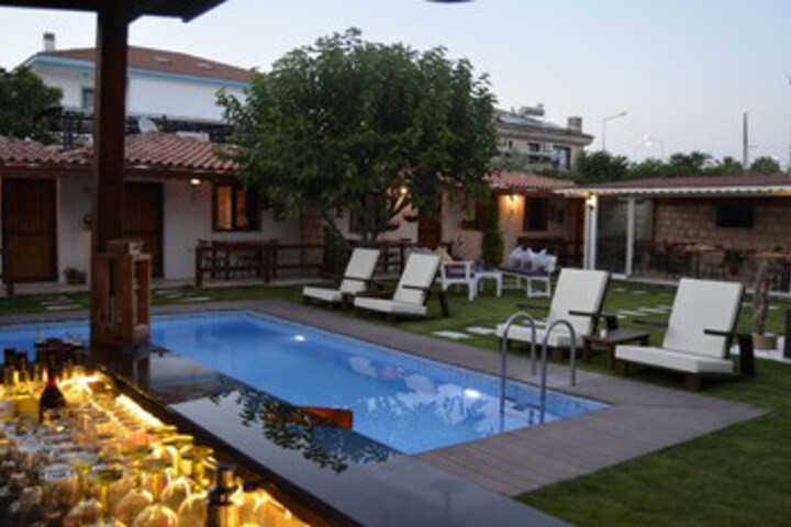 Pool 38 of 82