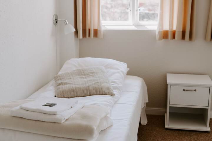 Room 33 of 62