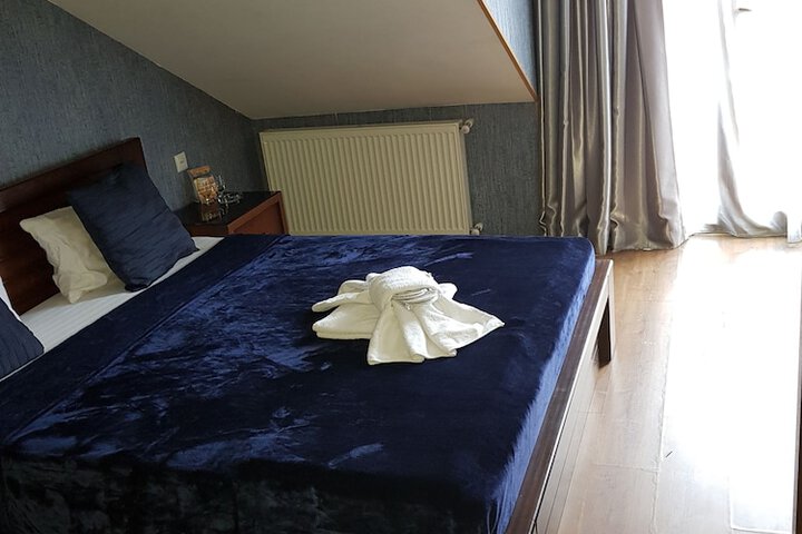 Room 14 of 37