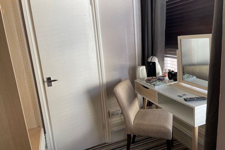 Room 11 of 74