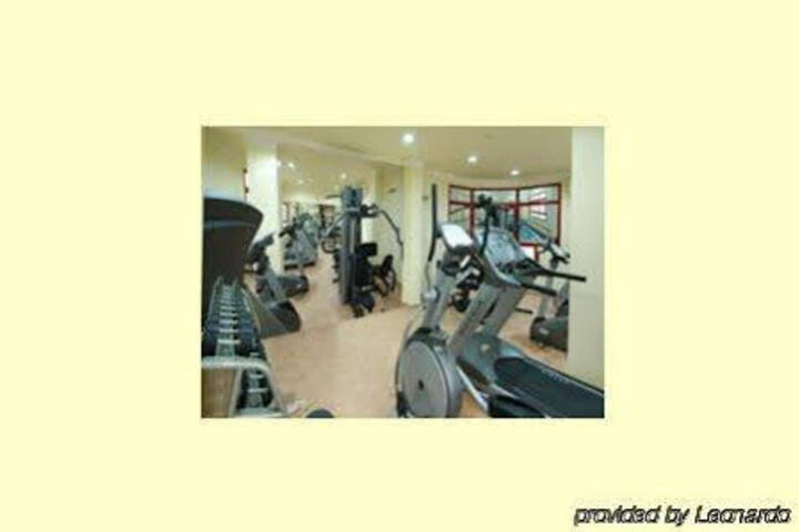 AL COMMODORE SUITES