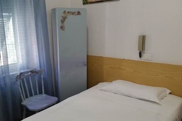 Room 2 of 14