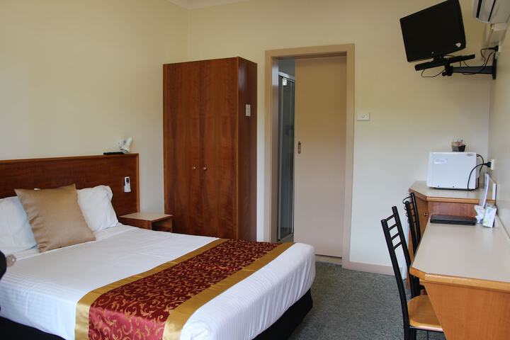 Room 8 of 49