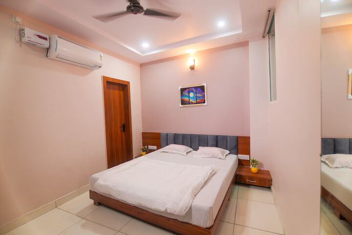 Room 5 of 24