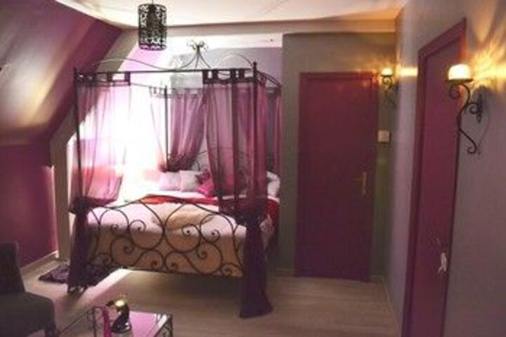 Room 37 of 62